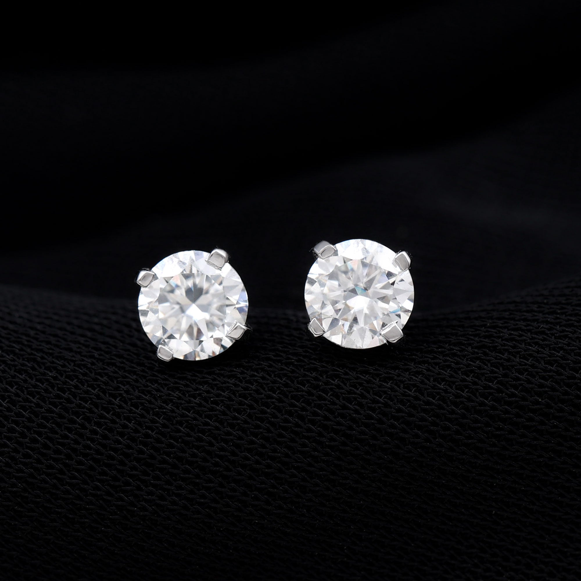 1 Carat Round Shape Solitaire Moissanite Stud Earrings