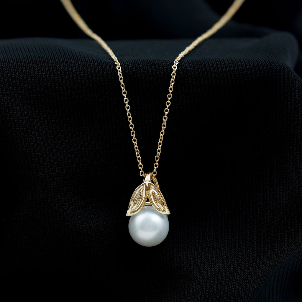 Freshwater Pearl Solitaire Pendant with Leaf