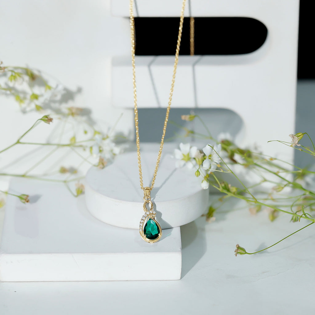 Certified Lab Grown Emerald Designer Necklace with Diamond