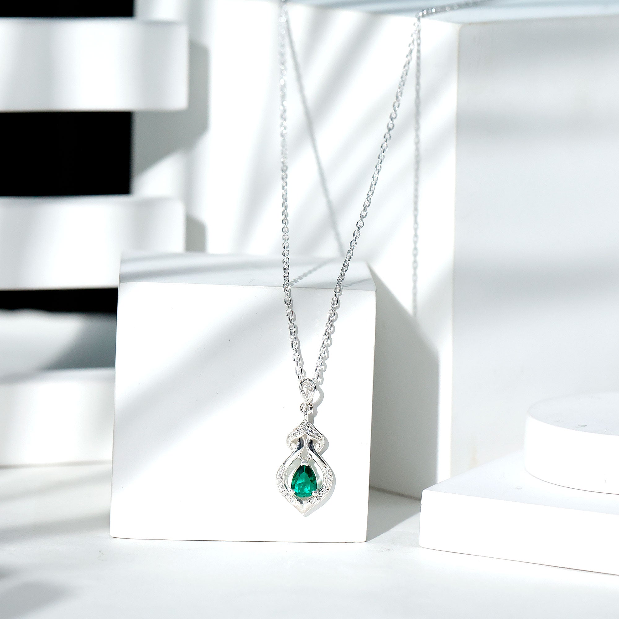 Vintage Inspired 0.7 Carat Lab Grown Emerald Pendant Necklace with Silver Chain