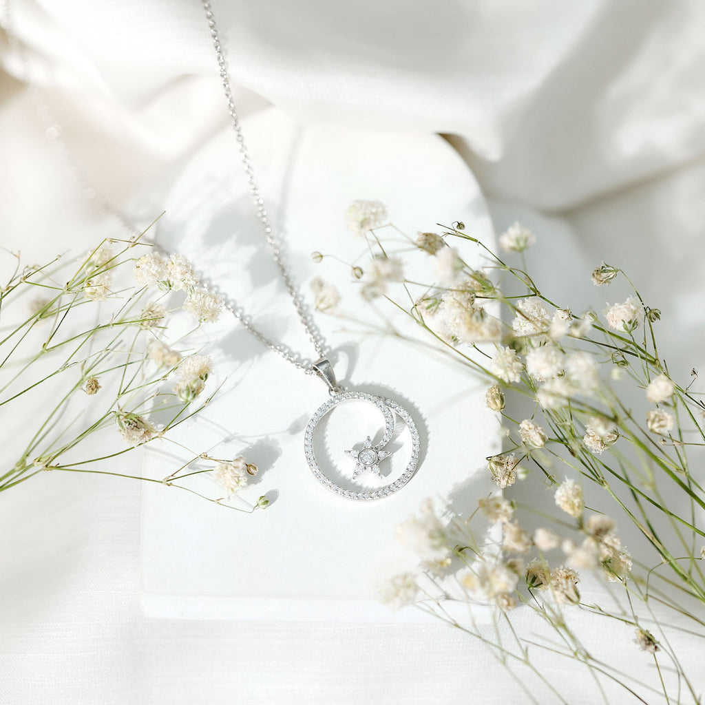 Certified Lab Grown Diamond Open Circle Necklace With Star