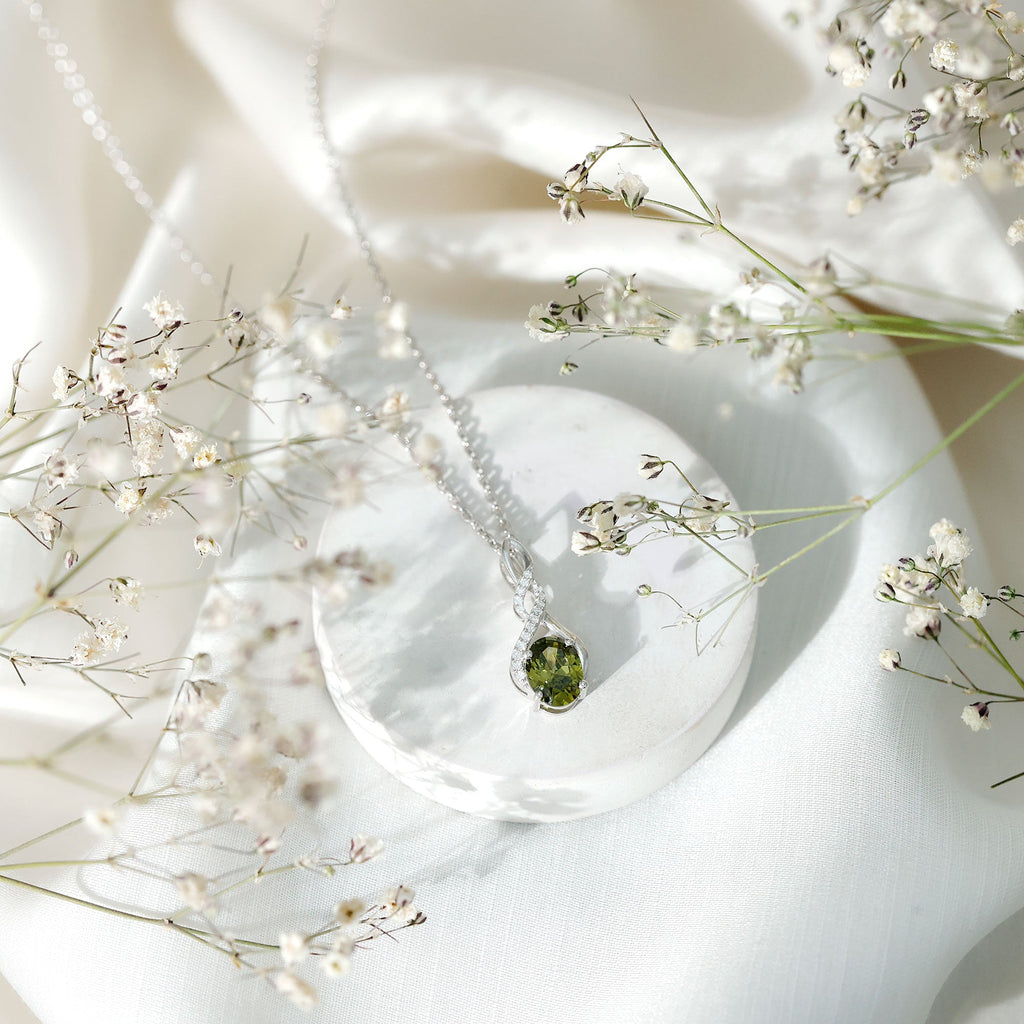 1.5 Carat Lab Grown Green Sapphire Infinity Necklace With Silver Chain