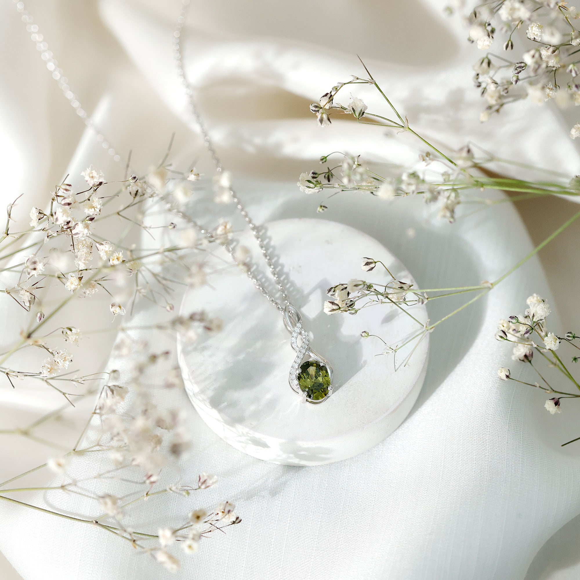 1.5 Carat Lab Grown Green Sapphire Infinity Necklace With Silver Chain