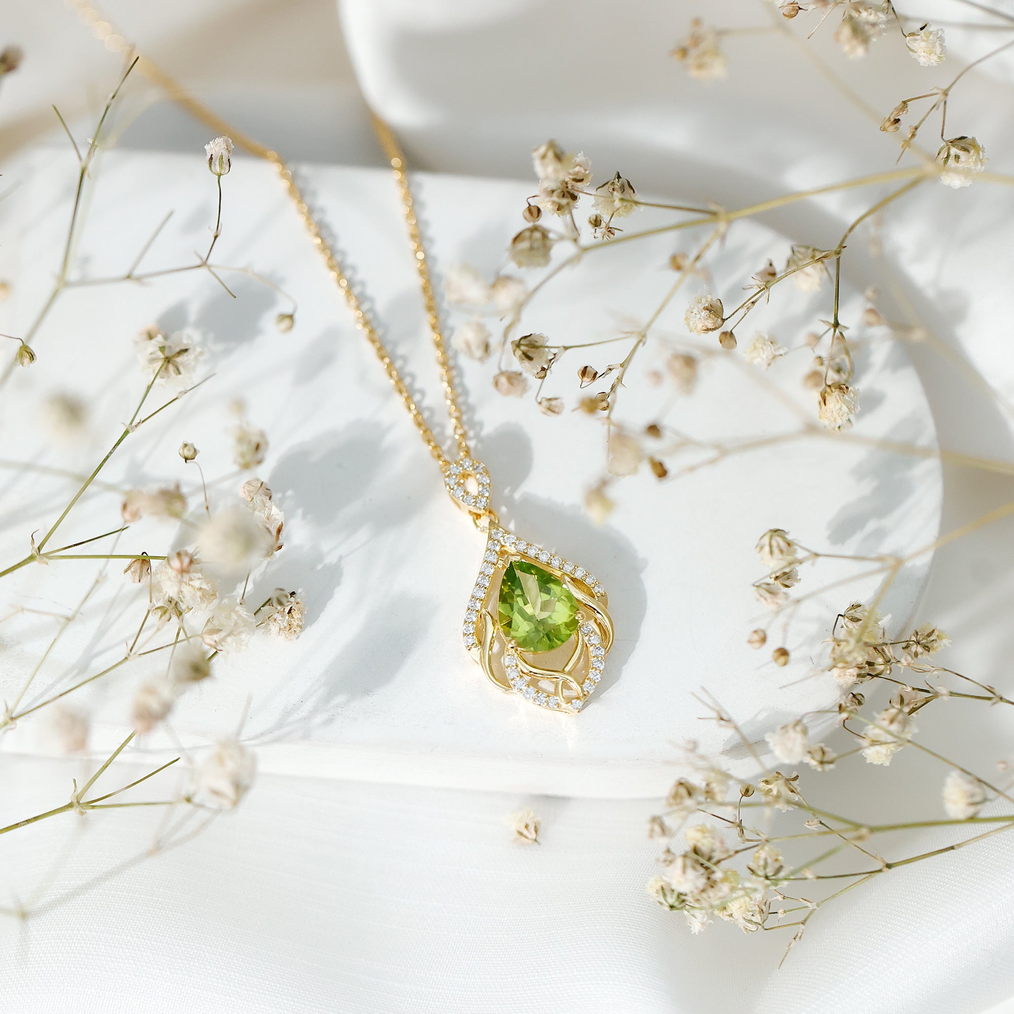 Designer 2.2 Carat Peridot Necklace with Lab Diamond