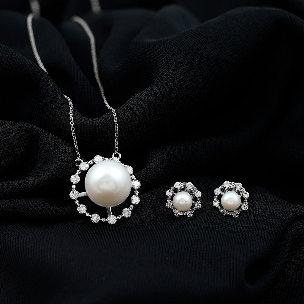 14 Carat Freshwater Pearl Halo Necklace and Earrings Set with Certificate