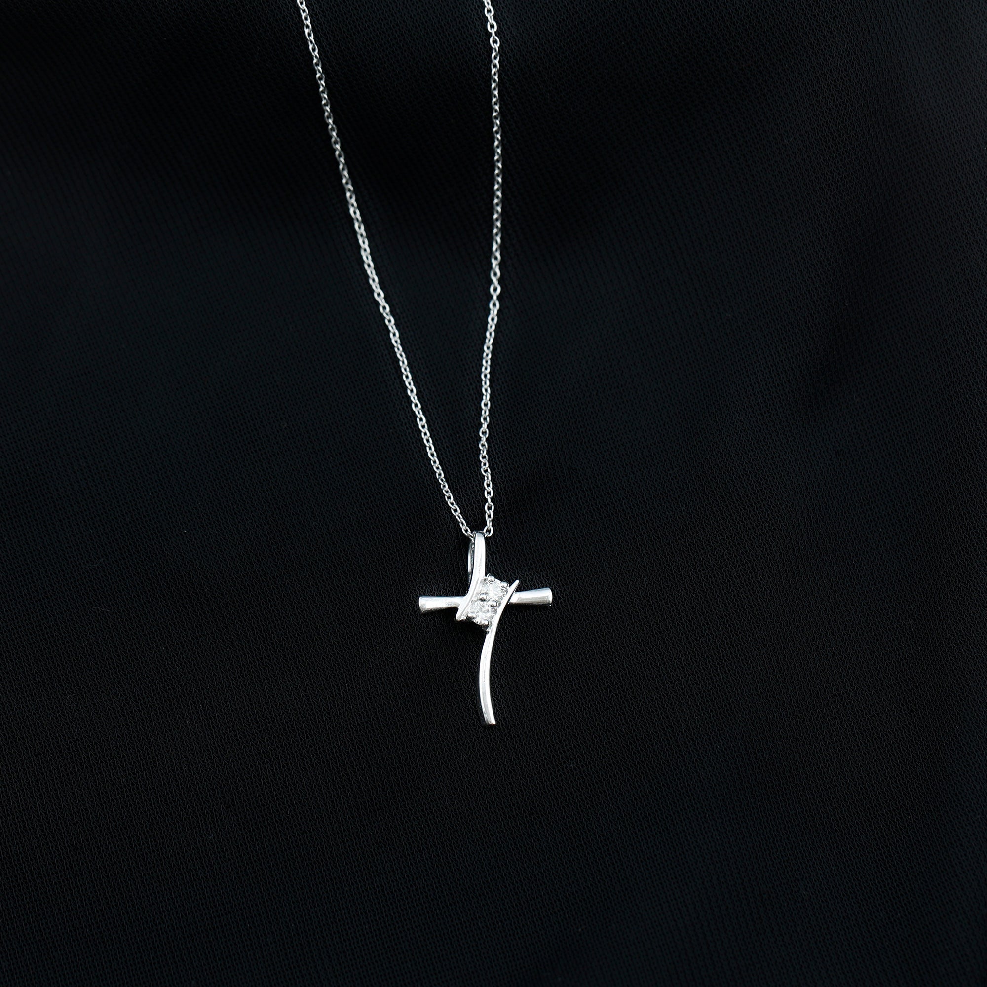 Certified Moissanite Cross Pendant Necklace in sterling Silver
