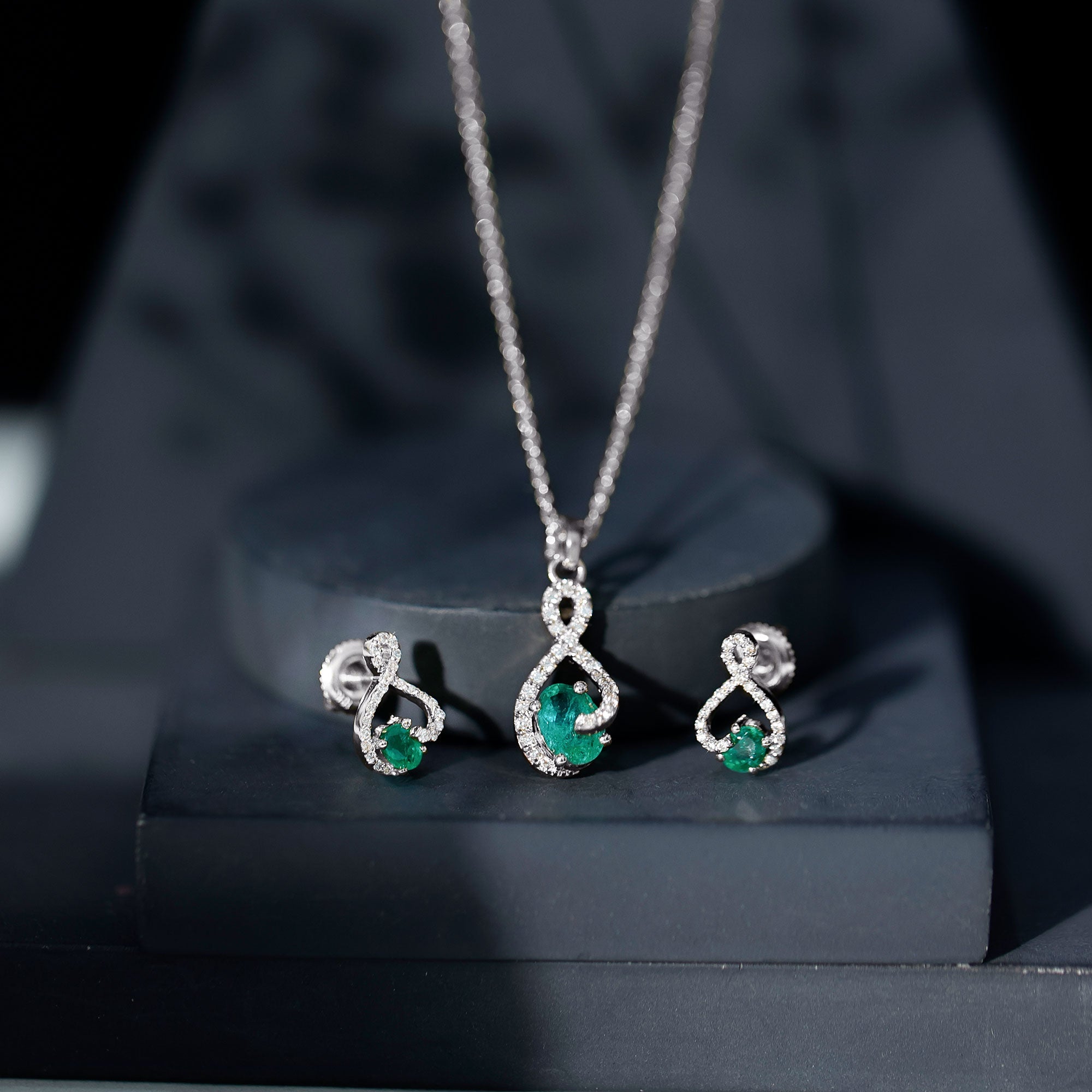 Natural Emerald and Diamond Wedding Jewelry Set