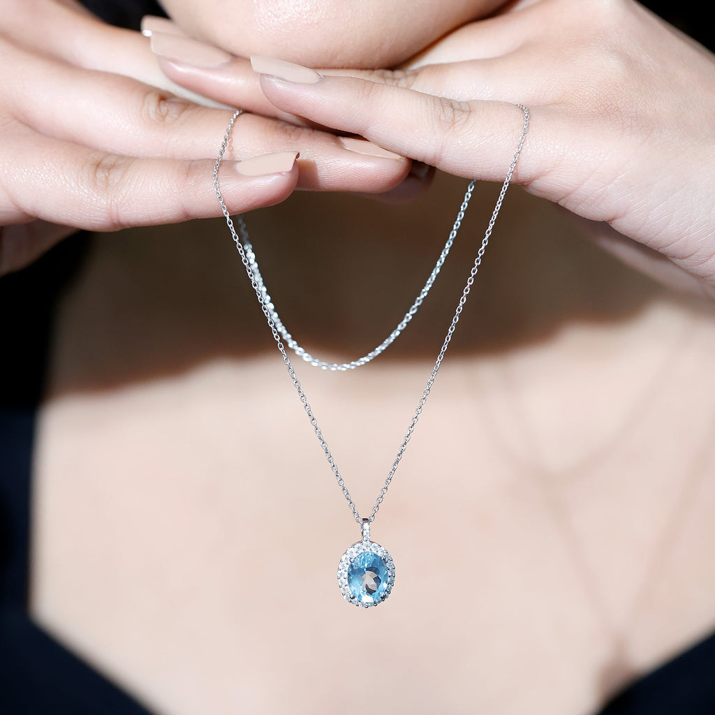 Genuine 2.5 Carat Oval Shaped Aquamarine Statement Necklace With Silver Chain