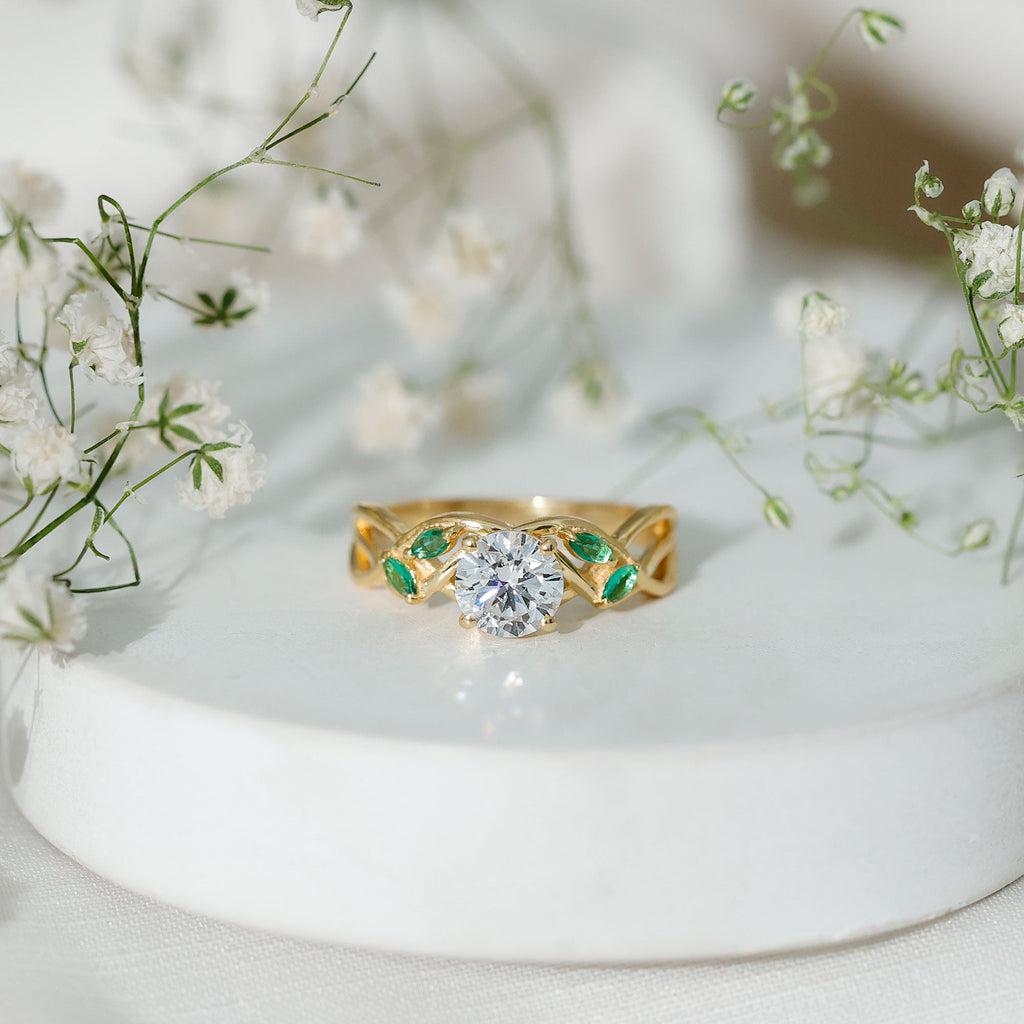 Lab Grown Diamond Engagement Ring With Emerald