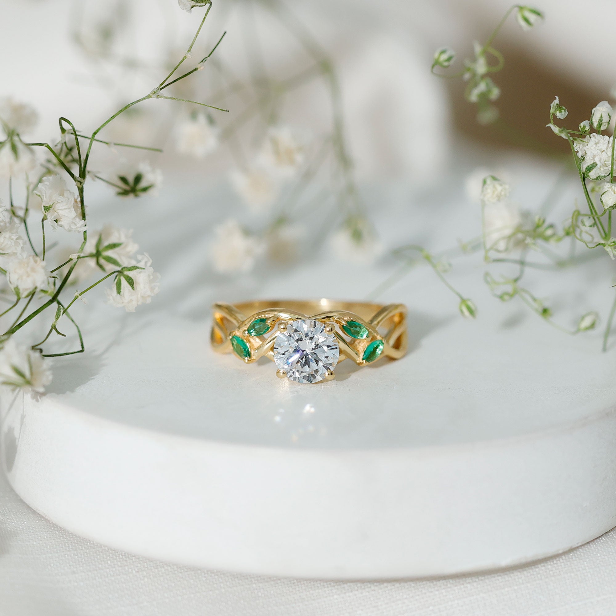 Lab Grown Diamond Engagement Ring With Emerald