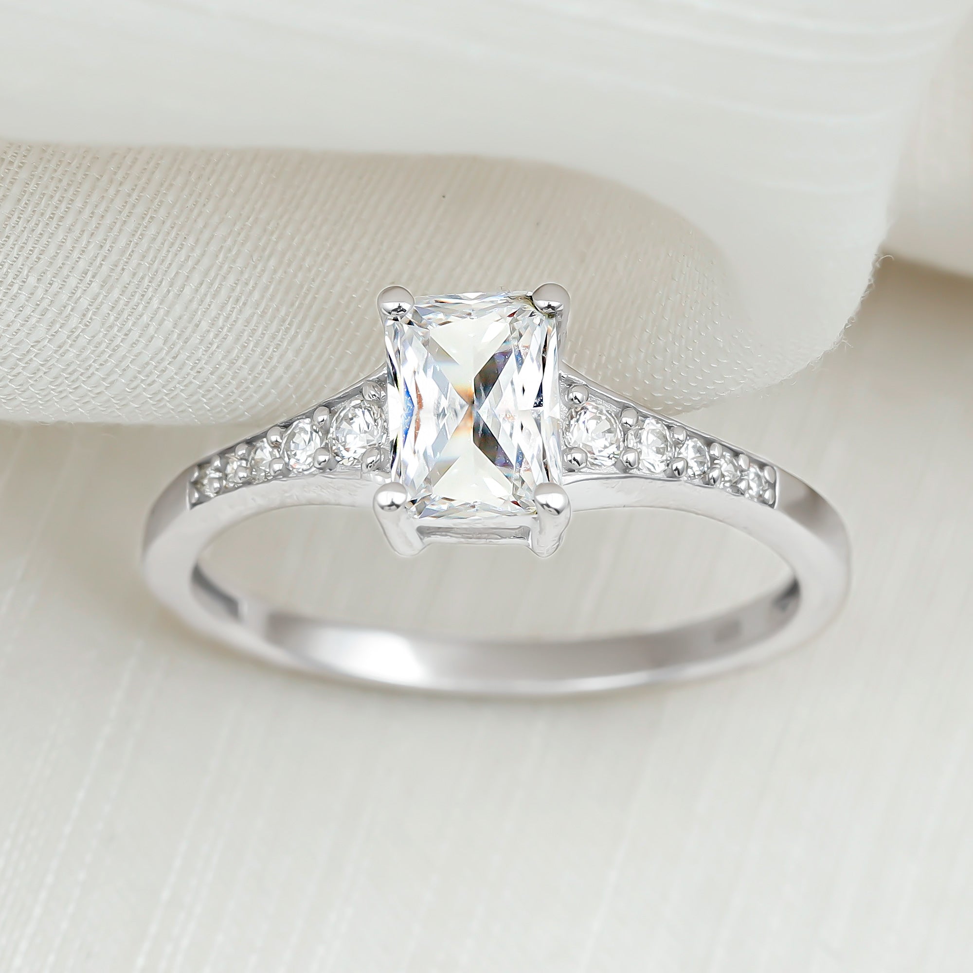Brilliant Cut 7X5 MM Lab Grown Diamond Emerald Cut Engagement Ring