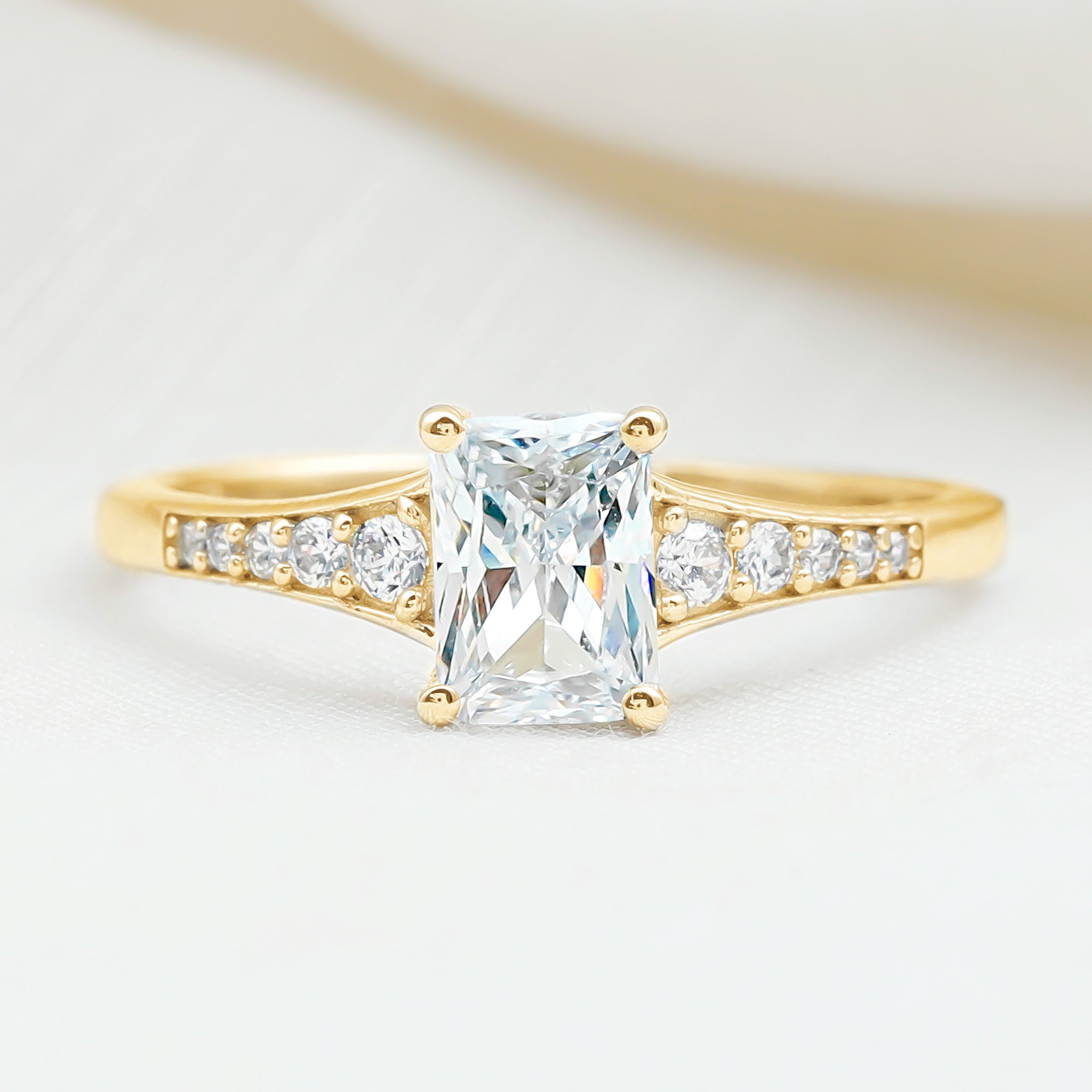 Brilliant Cut 7X5 MM Lab Grown Diamond Emerald Cut Engagement Ring