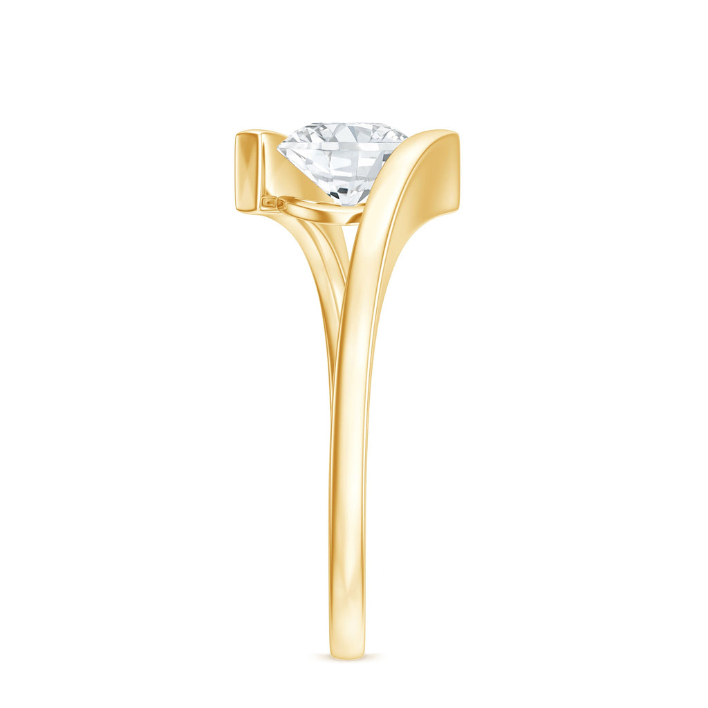 Round Brilliant Cut Moissanite Pre Engagement Ring