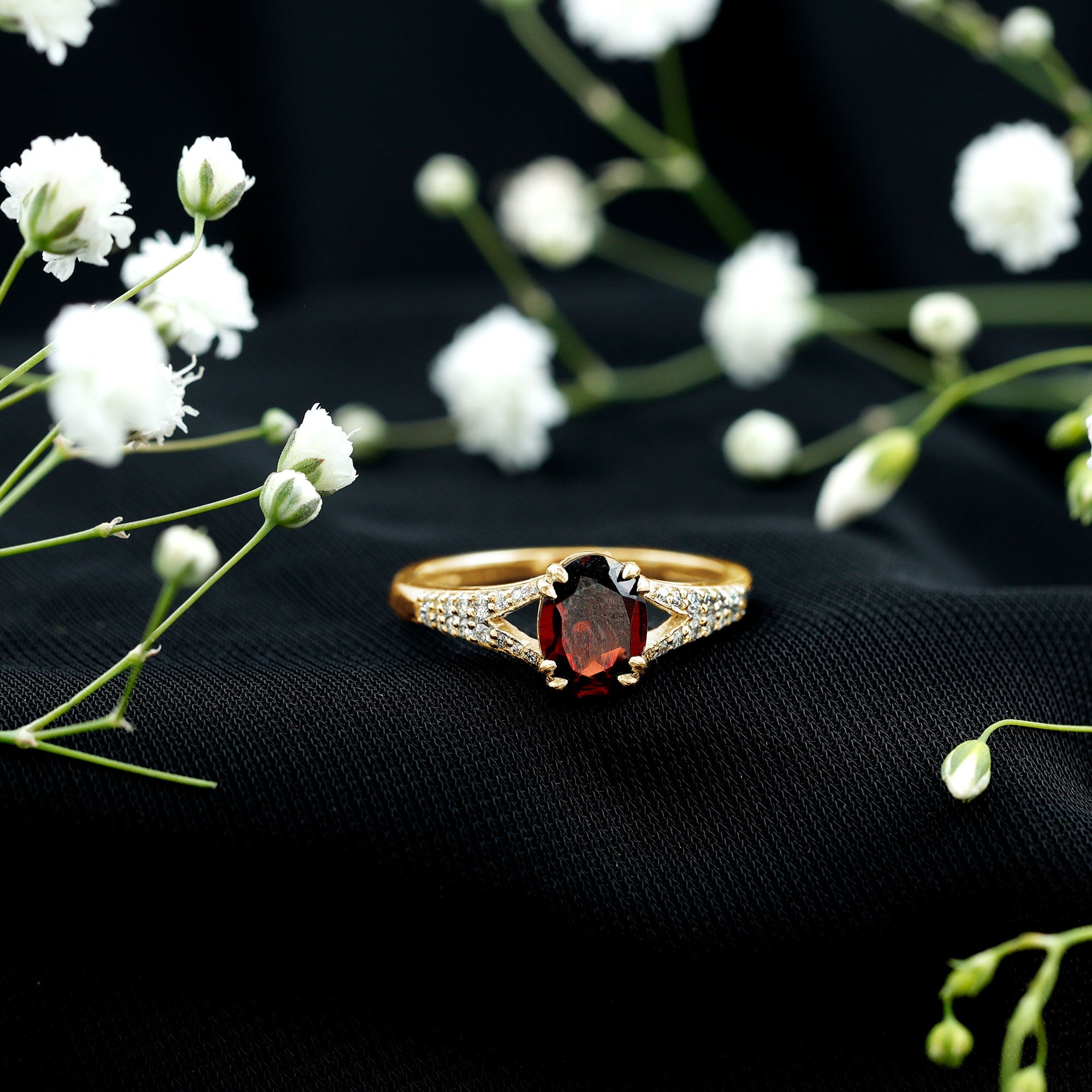 Natural 1.5 Carat Garnet Oval Engagement Ring with Diamond Split Shank
