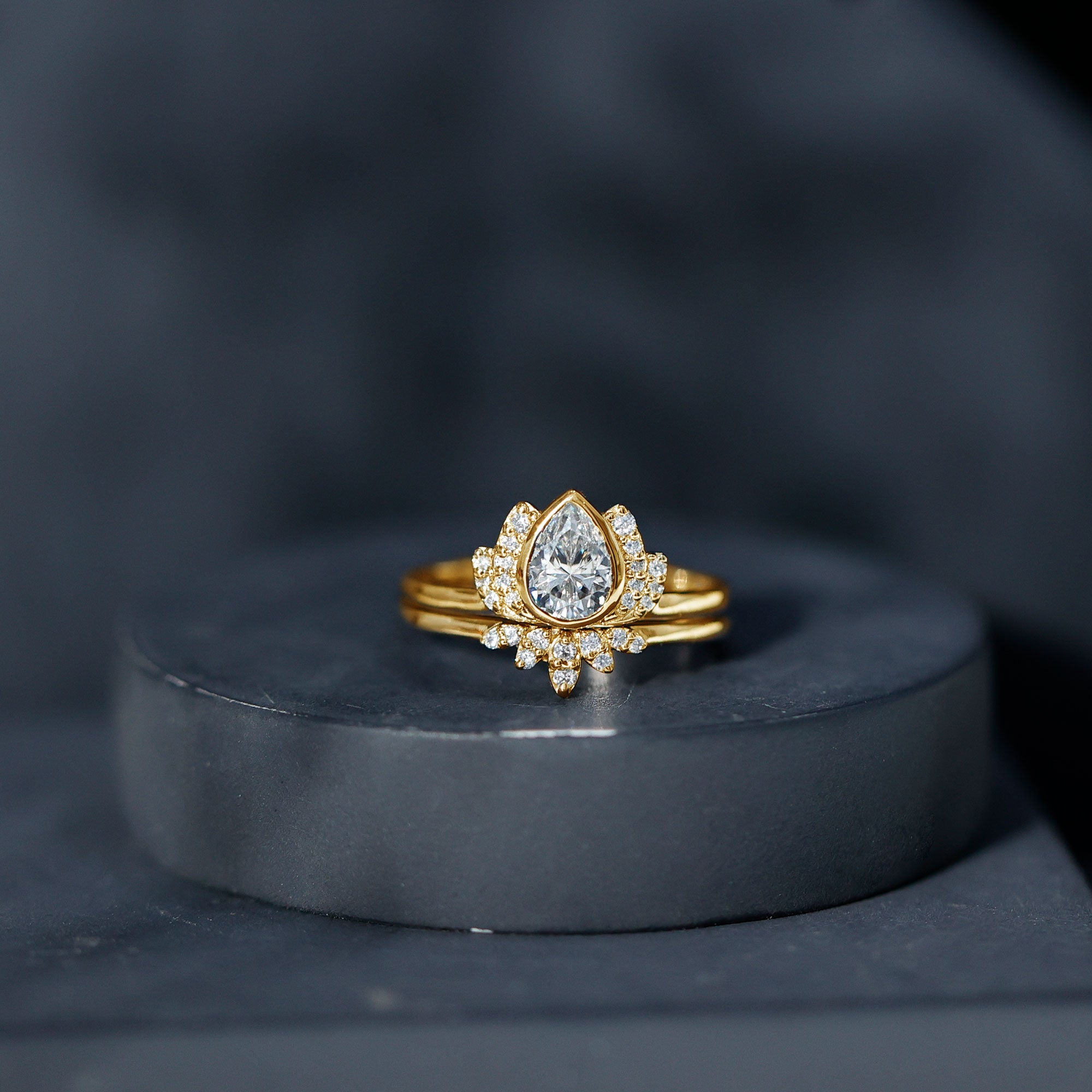 Certified Zircon Lotus Floral Bridal Wedding Ring Set