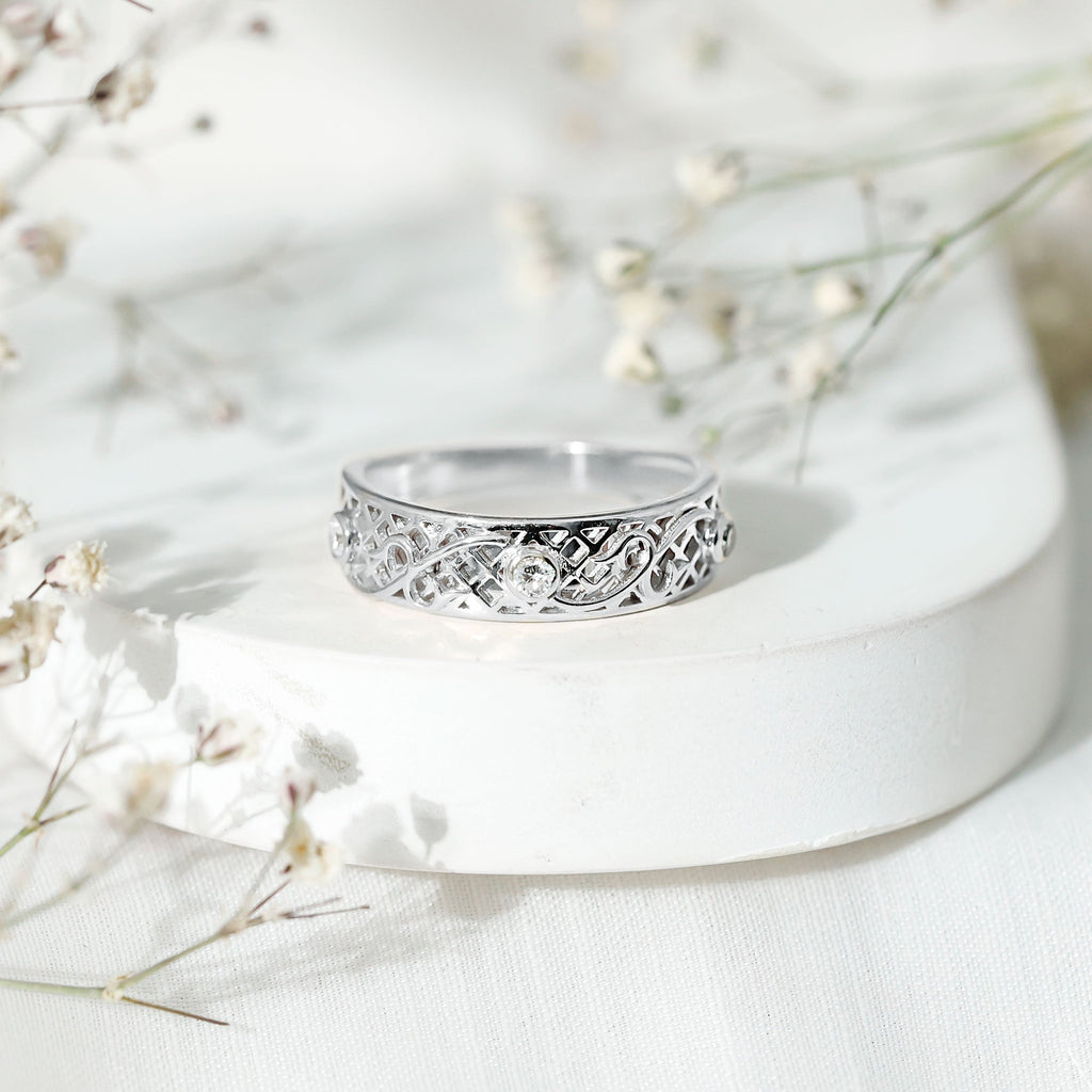 Bezel Set Round Diamond Filigree Ring