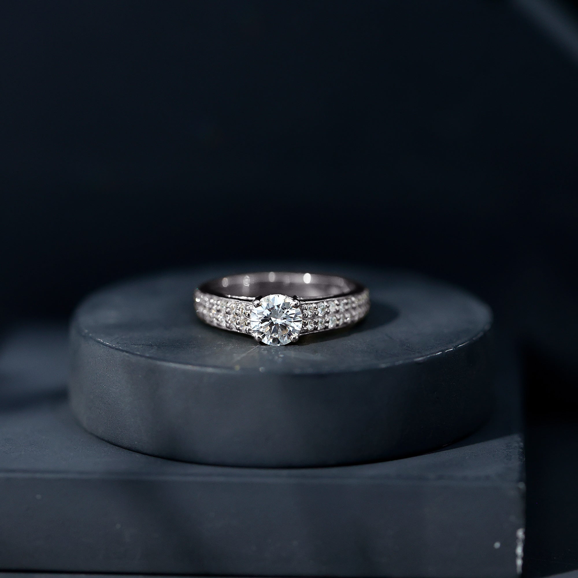 Certified Lab Grown Diamond 1Ct Engagement Ring With Side Stones