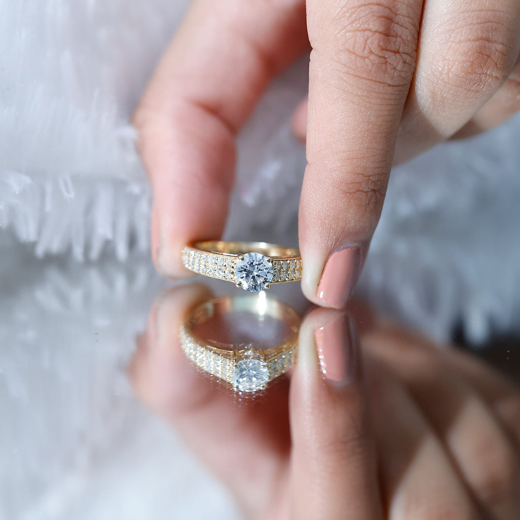 Certified Lab Grown Diamond 1Ct Engagement Ring With Side Stones