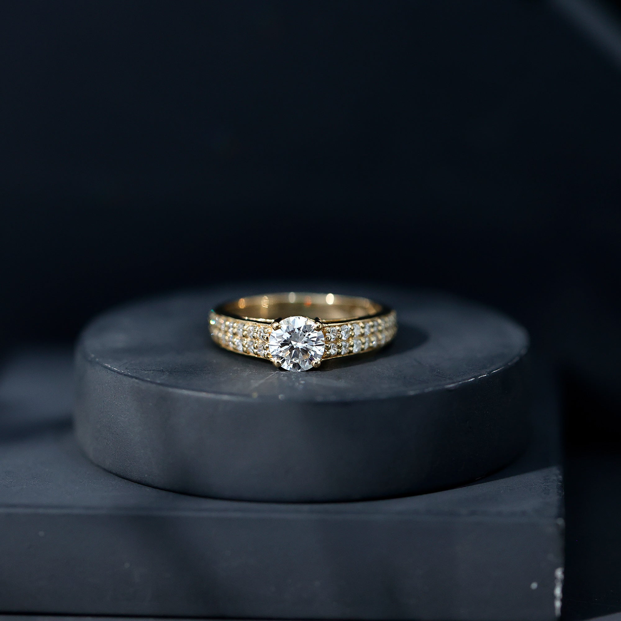 Certified Lab Grown Diamond 1Ct Engagement Ring With Side Stones
