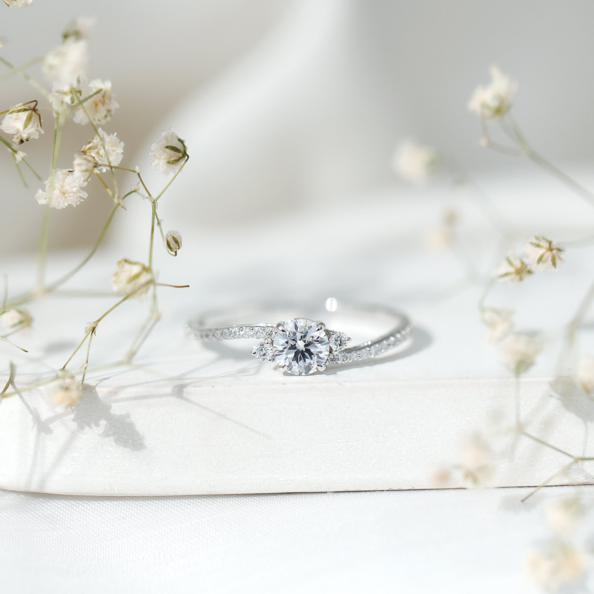 Lab Grown Diamond 6 MM Solitaire Engagement Ring With Side Stones