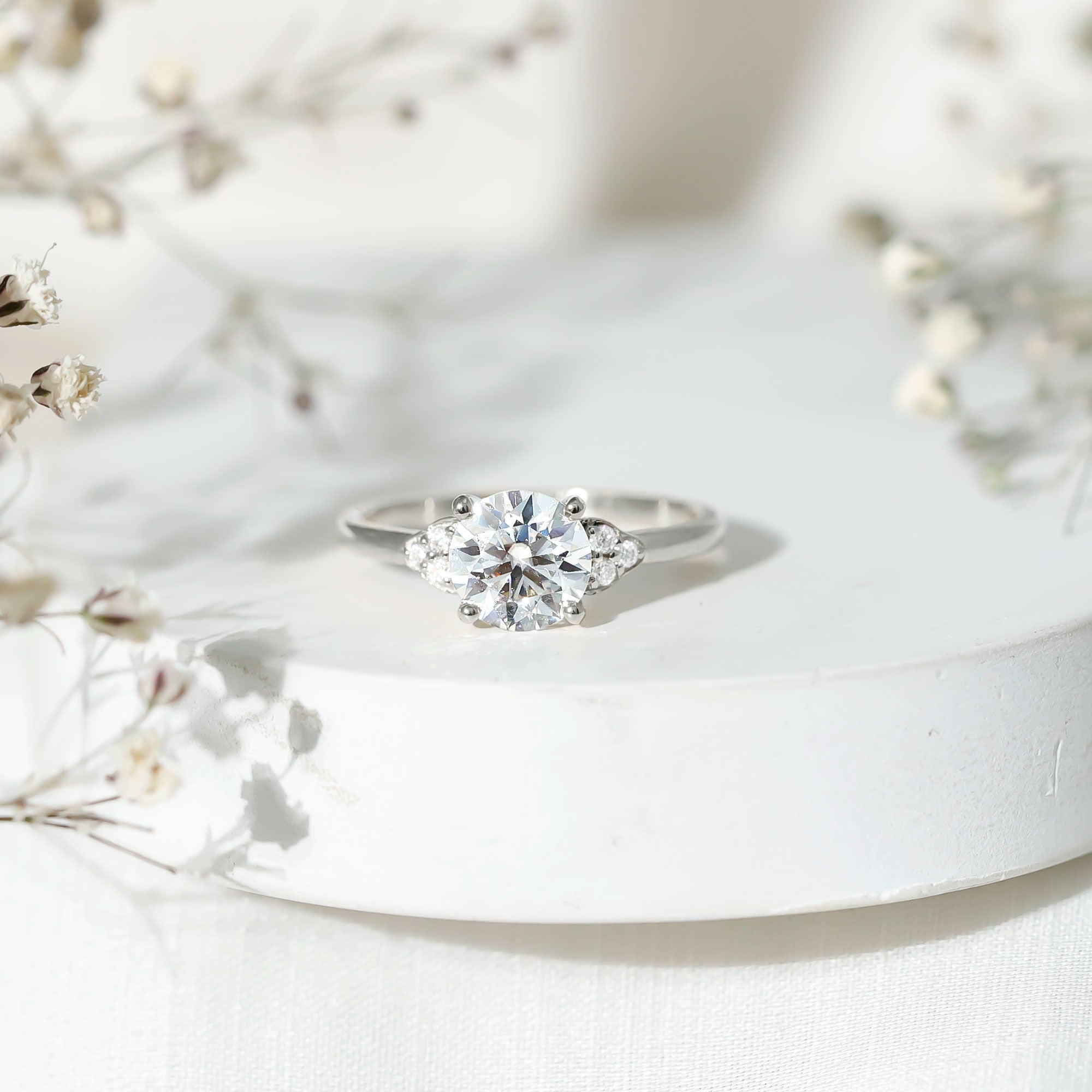 Classic Lab Diamond Circle Engagement Ring With Certificate