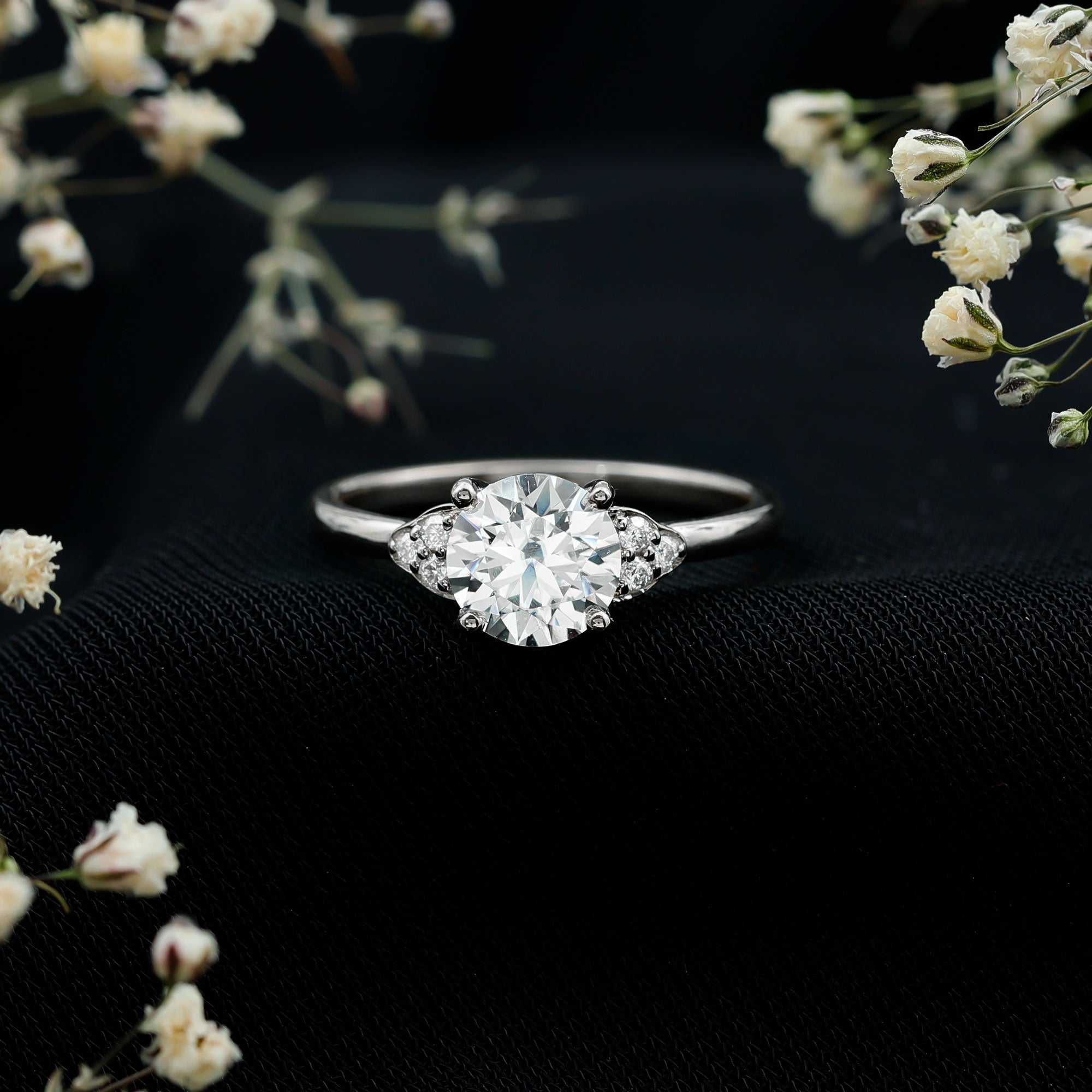 Classic Lab Diamond Circle Engagement Ring With Certificate