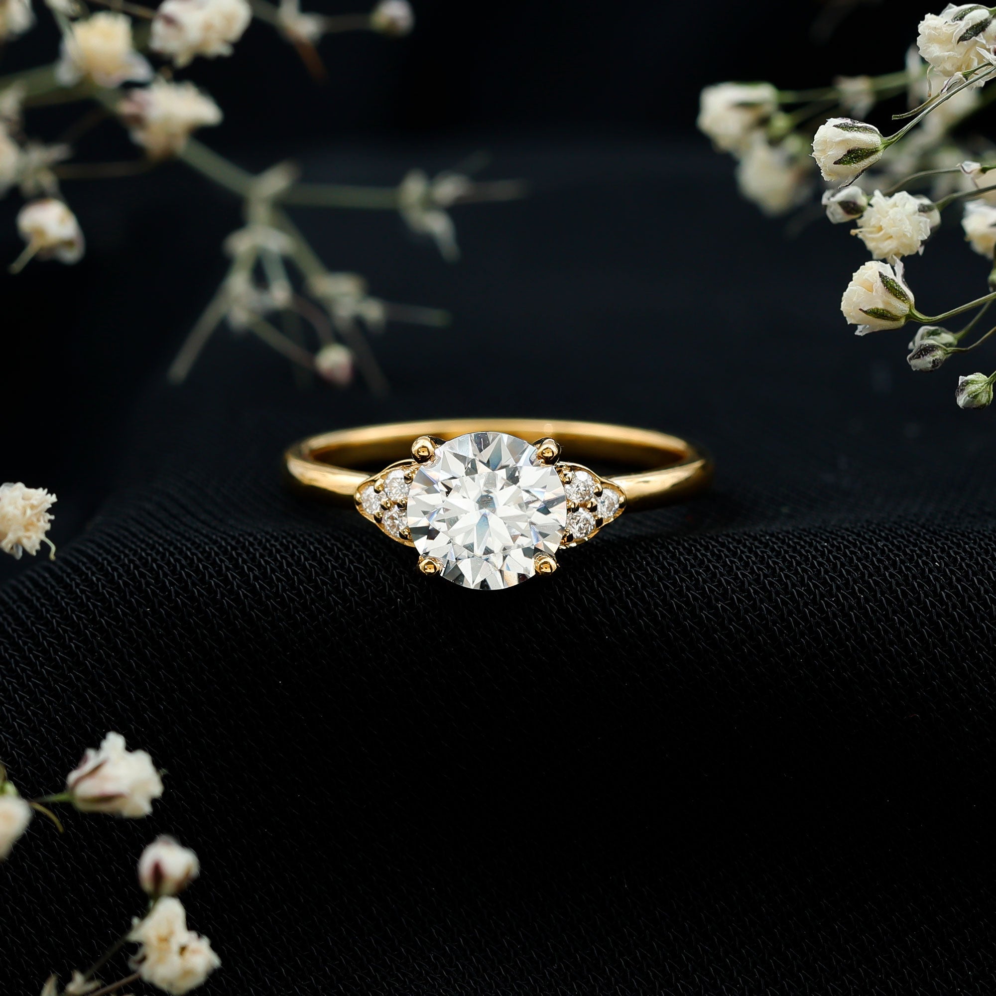 Classic Lab Diamond Circle Engagement Ring With Certificate