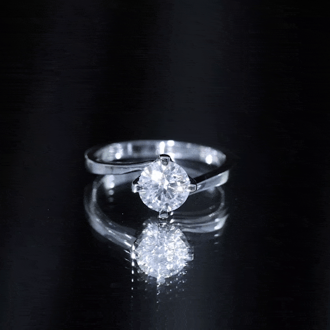 Lab Grown Diamond Engagement Ring With Diagonal 4 Prongs
