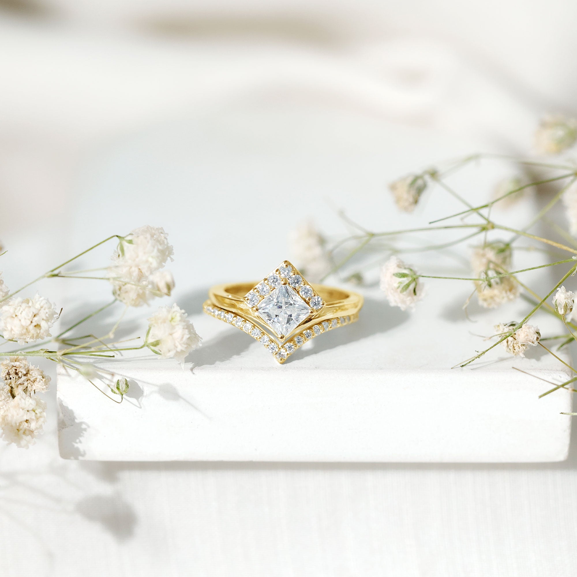 Lab Grown Diamond Princess Cut Engagement Ring With Ring Guard