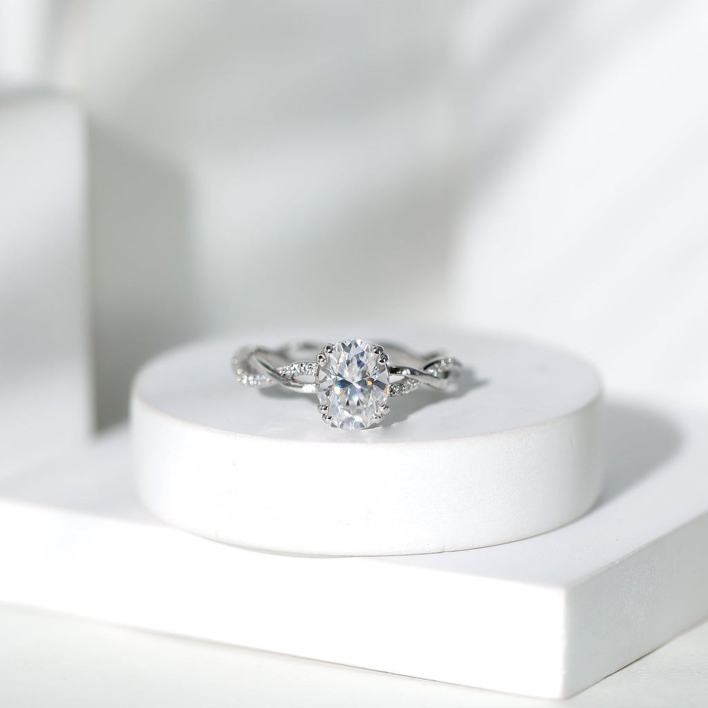 7X9 mm Lab Grown Diamond Oblong Engagement Ring