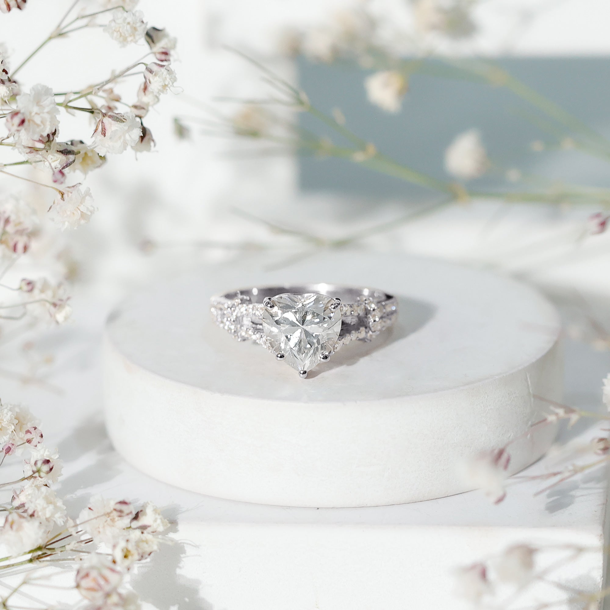 8 mm Lab Grown Diamond Heart Shape Engagement Ring
