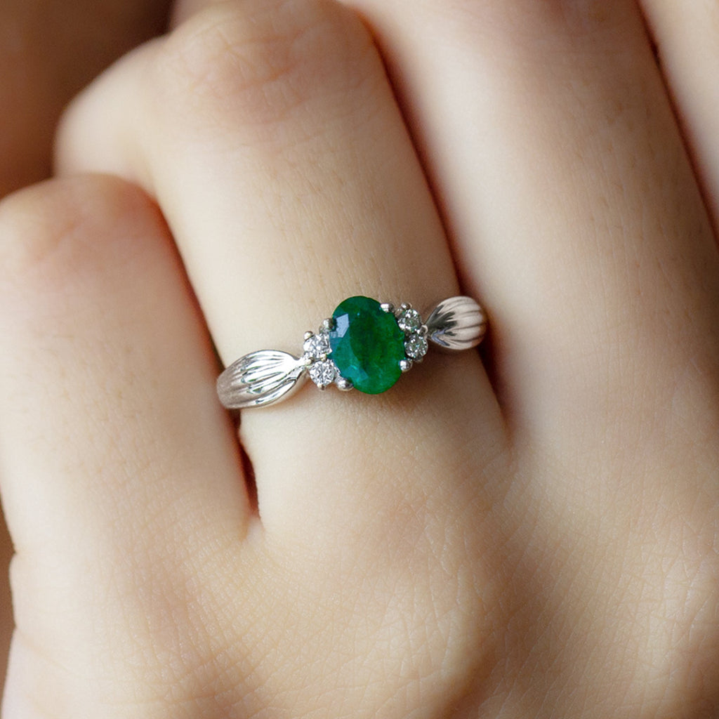 Natural 5X7mm Emerald Oval Engagement Ring with Diamond