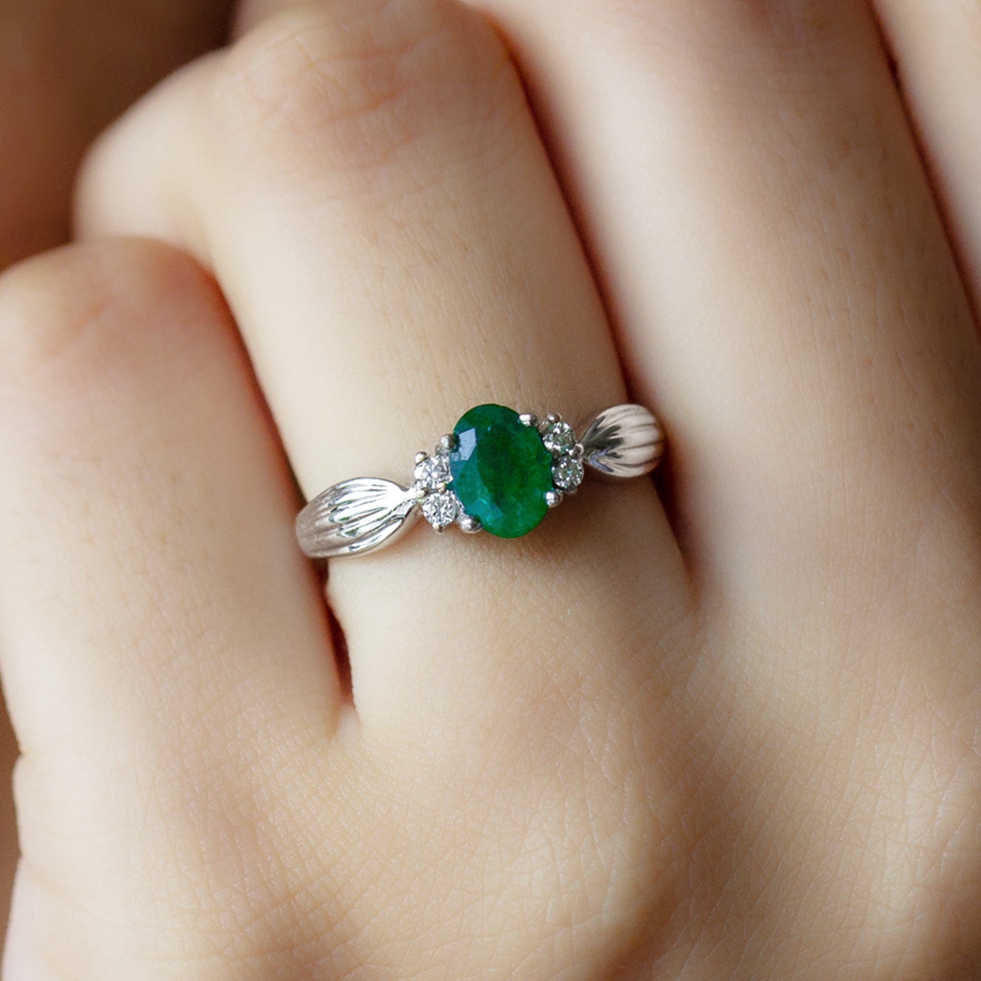 Natural 5X7mm Emerald Oval Engagement Ring with Diamond