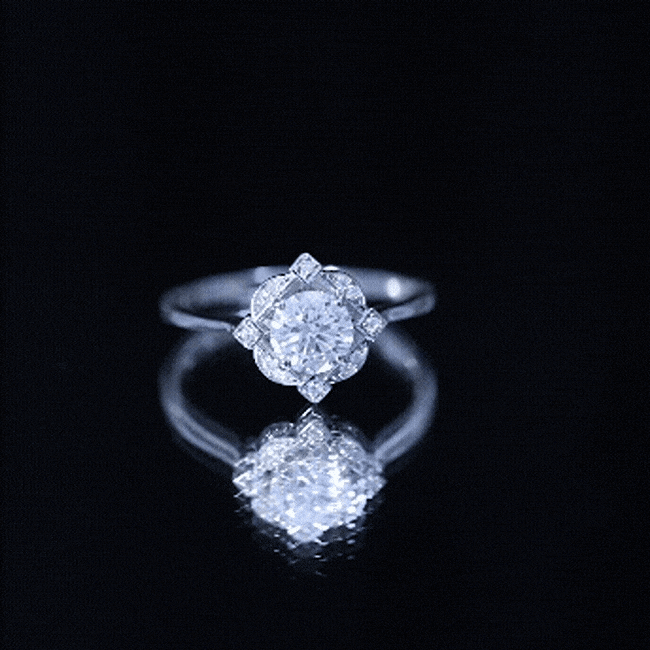 Vintage Looking Cubic Zirconia Engagement Ring for Her