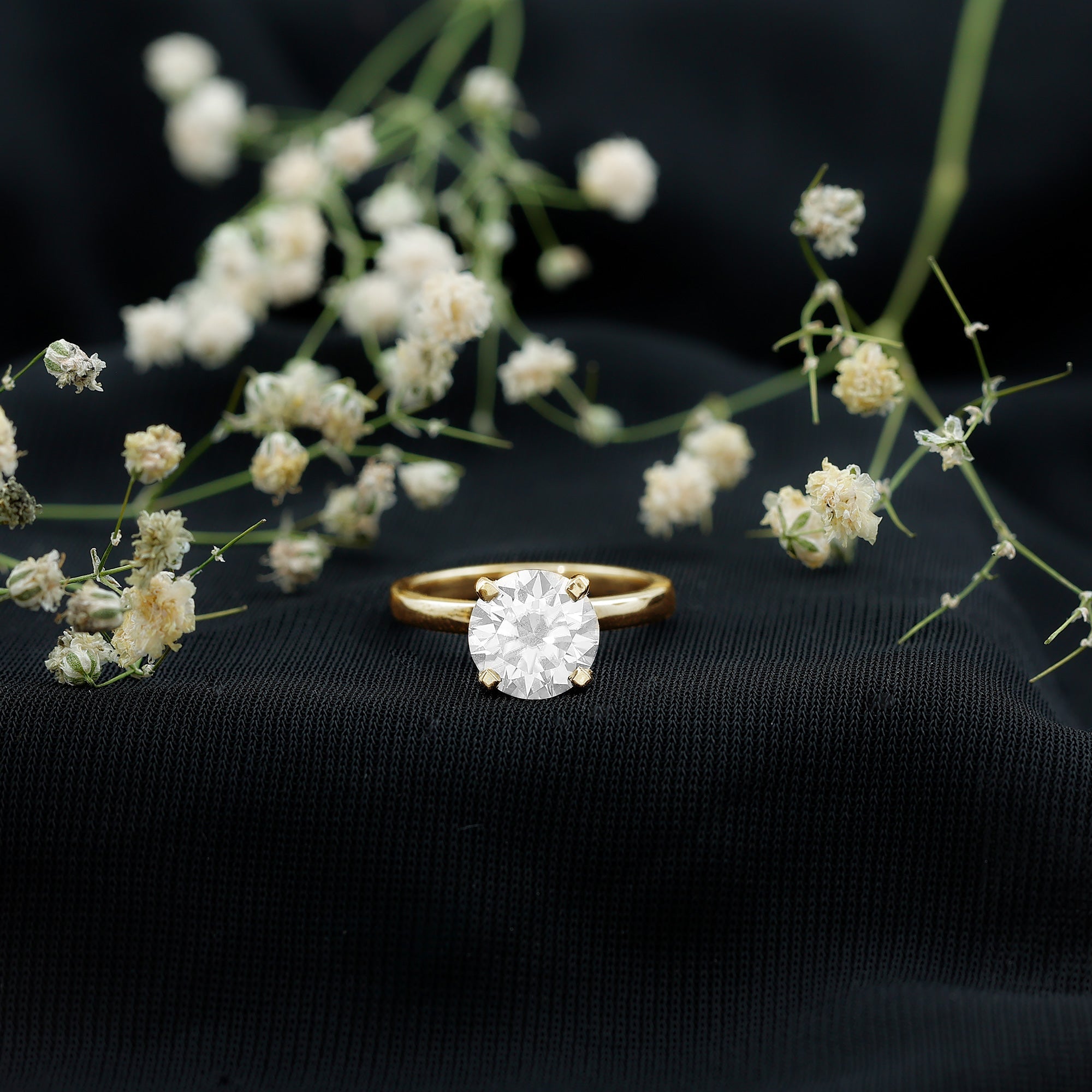 2 CT Simple Round Zircon Solitaire Ring in Peg Head Setting