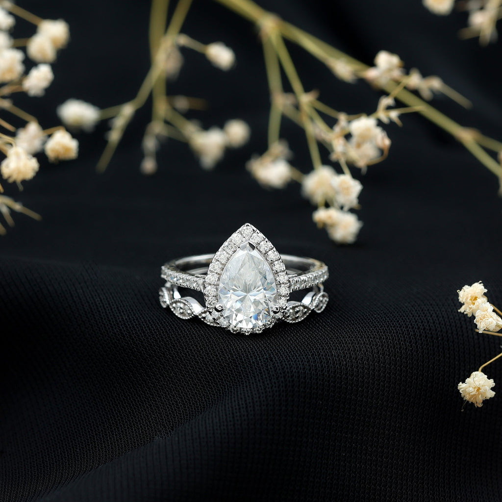 1.49 Carat Cubic Zirconia Teardrop Wedding Ring Set for Women
