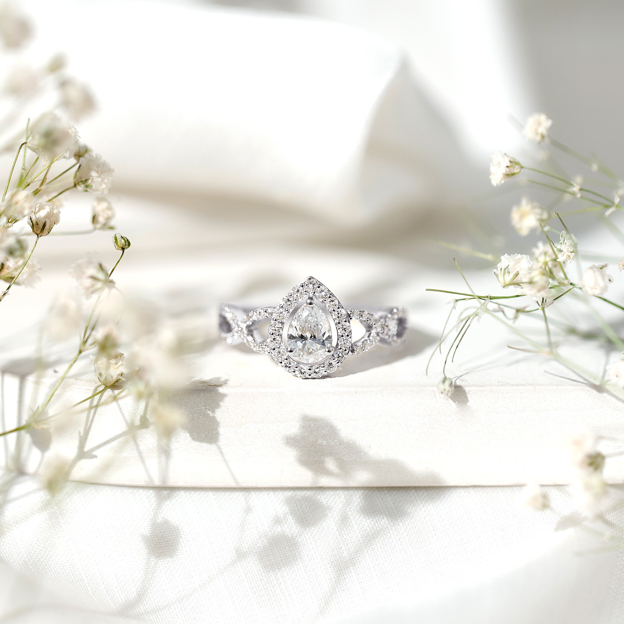 Pear Shape Lab Grown Diamond Teardrop Engagement Ring